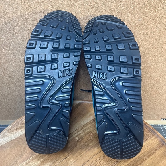 Nike
Air max 90
'DRIFT PERSIAN VIOLET'
NWOT
RARE🔥 - Picture 12 of 15